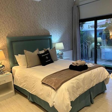 Ocean Breeze Sunset Beach - เคปทาวน์ ภายนอก รูปภาพ